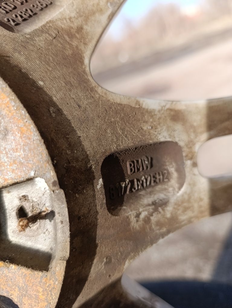 Диски л.п R17 с резиной на BMW