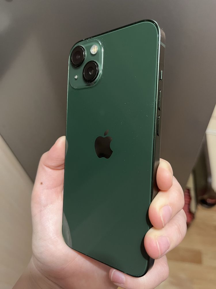 Продам iPhone 13
