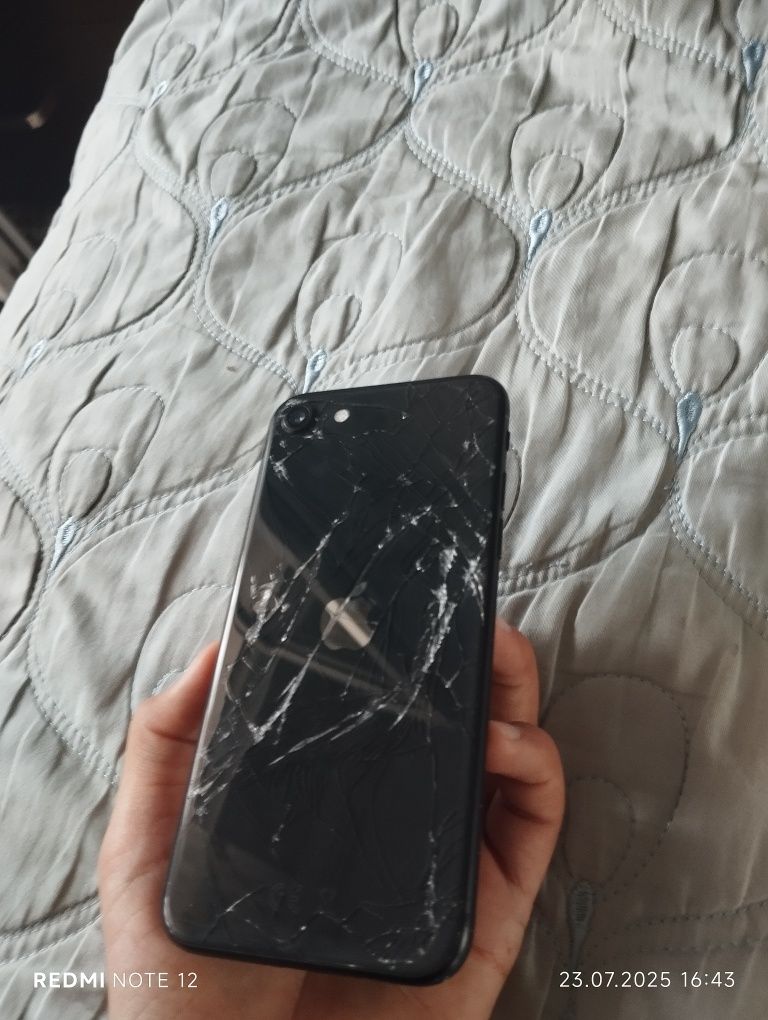 iPhone se2020  акб:76