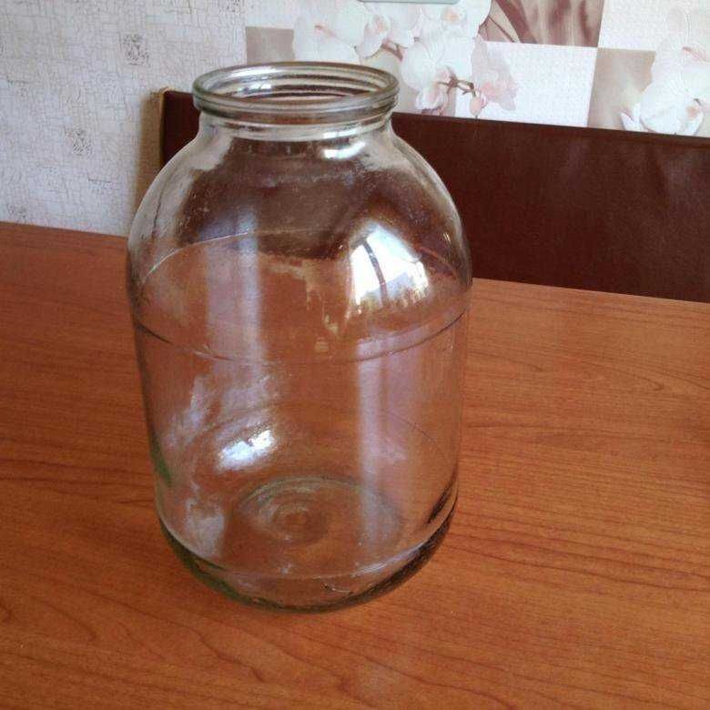Продам 2 х литр банки чистые
