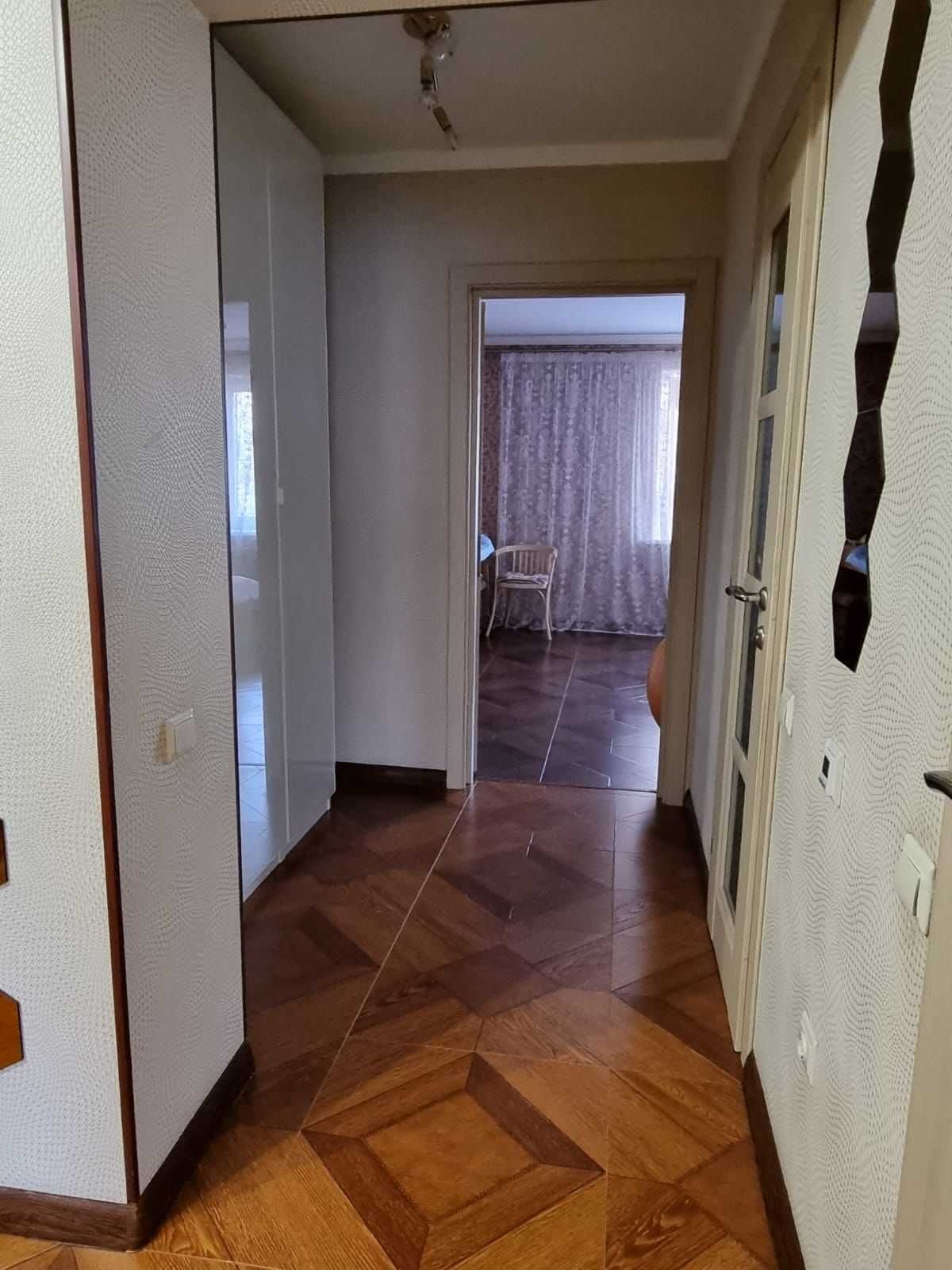 Продам 3 комнатную квартиру Район Азии