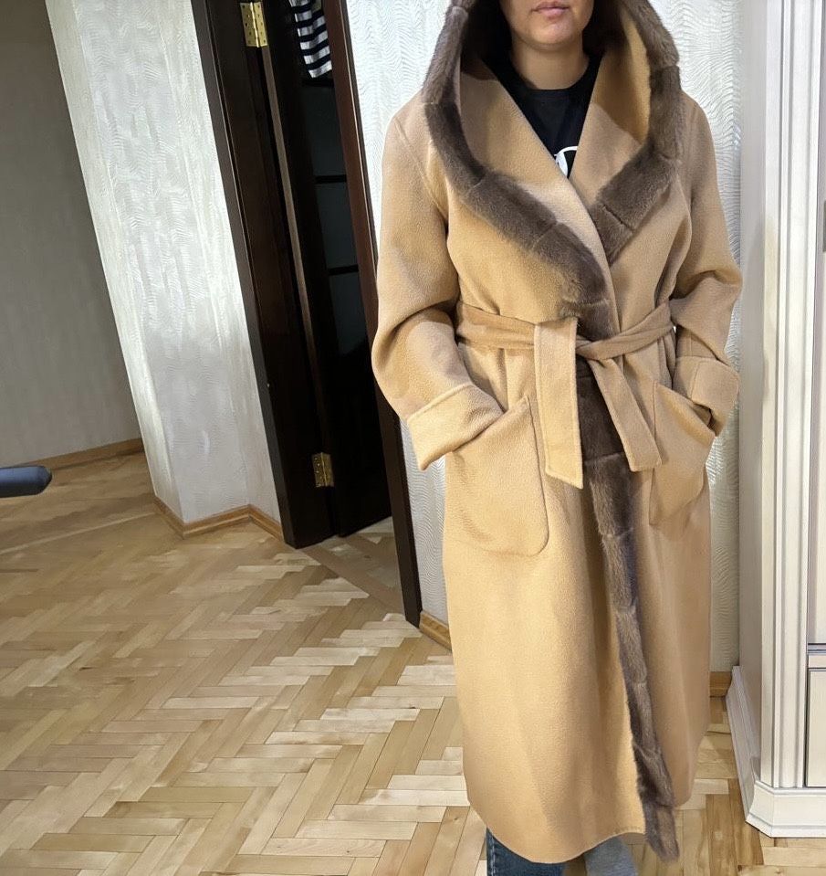 Продам пальто с норкой новое