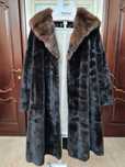 Продам норковую шубу Black Lama
