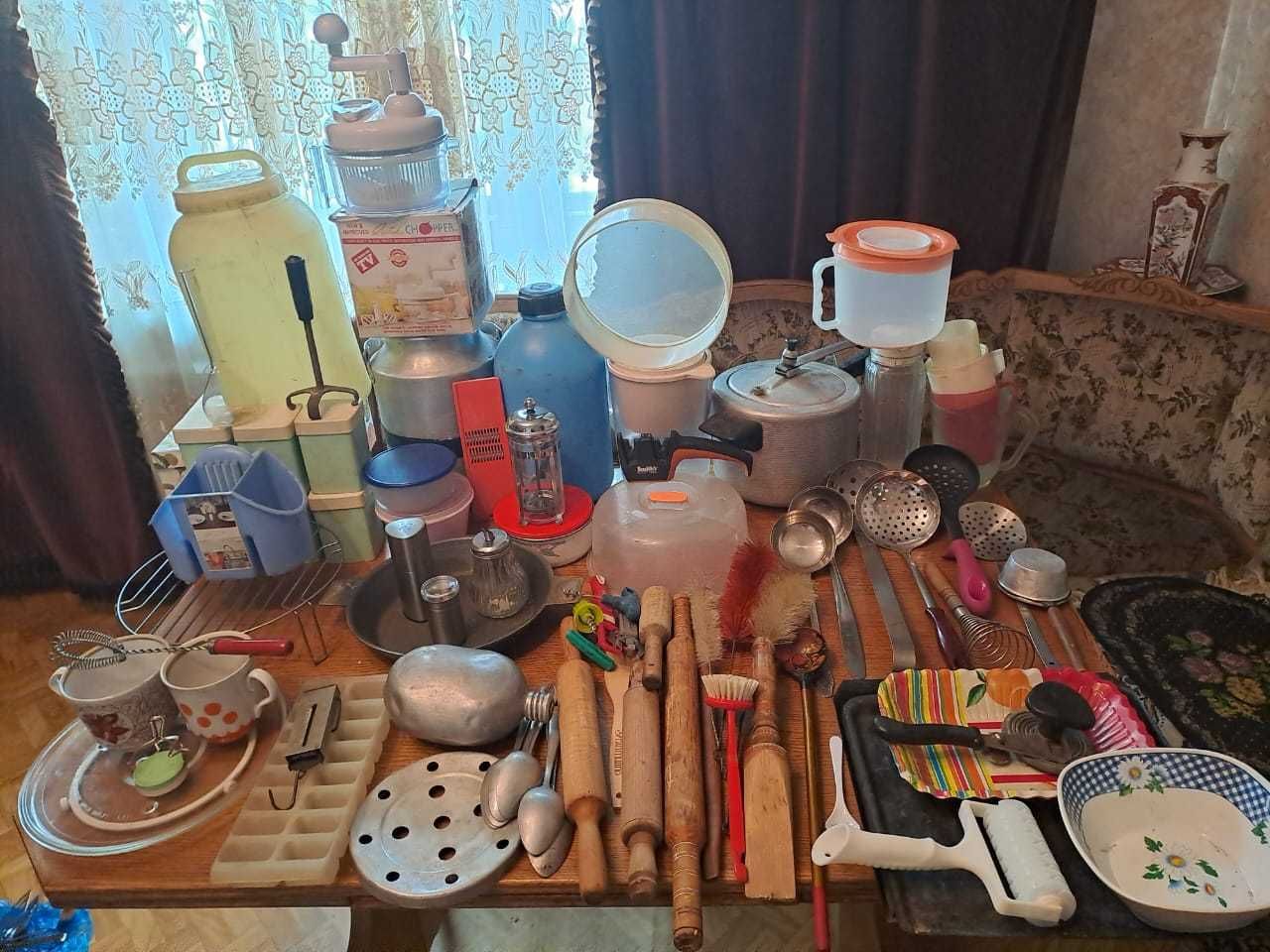 Газовая плита (требуется замена прокладки) ,утюг и другое