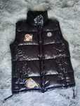 Жилетка от moncler