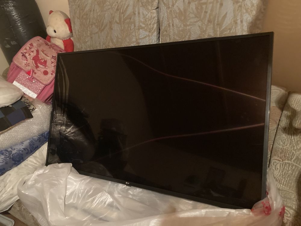 Телевизор LG 55UN74006LA трещина на экране