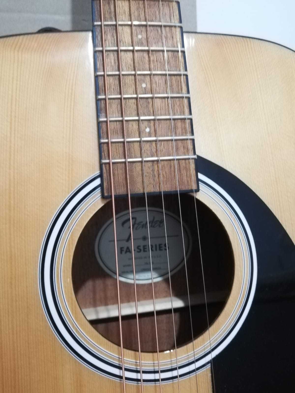 Продаю акустическую гитару Fender FA-125 (Natural)