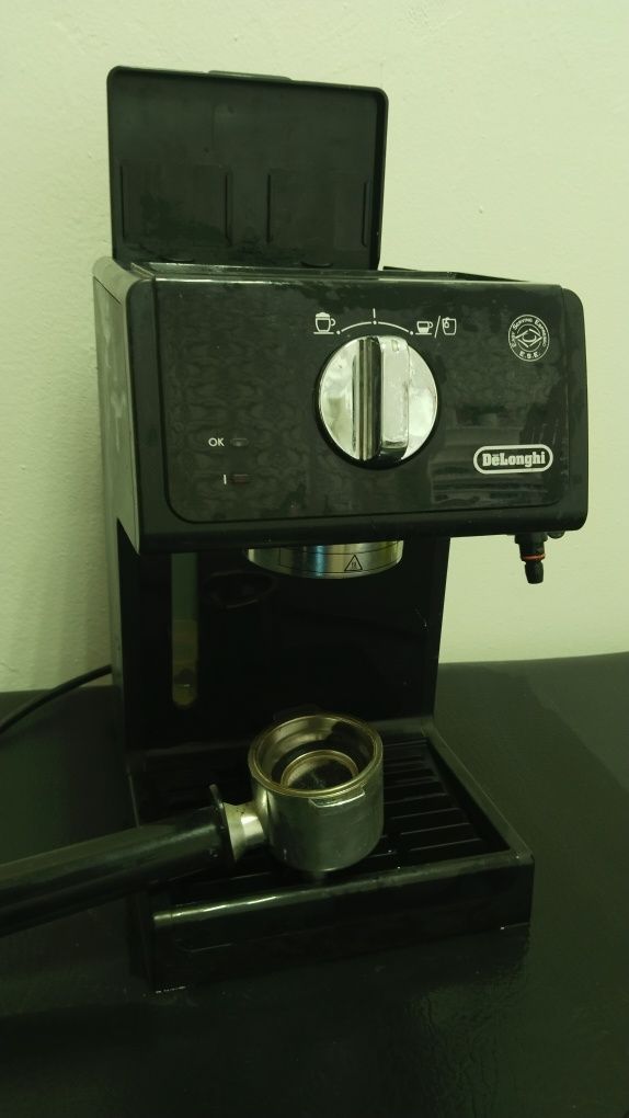 Кофемашинка Delonghi