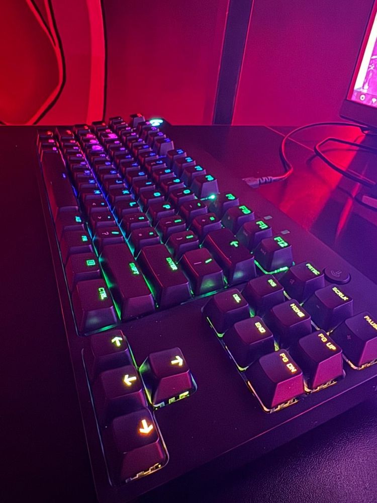 Продаются клавиатуры Logitech G PRO TKL