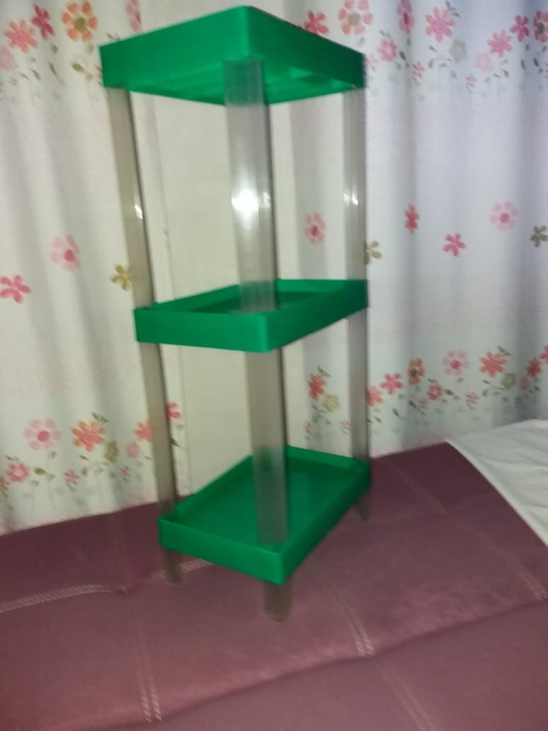 стеллаж пластиковый маленький , полочки , этажерка