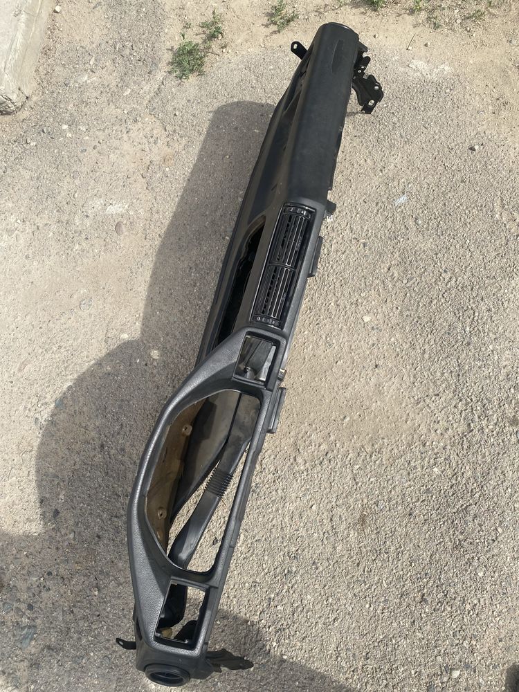Панель Торпедо на БМВ Е34.