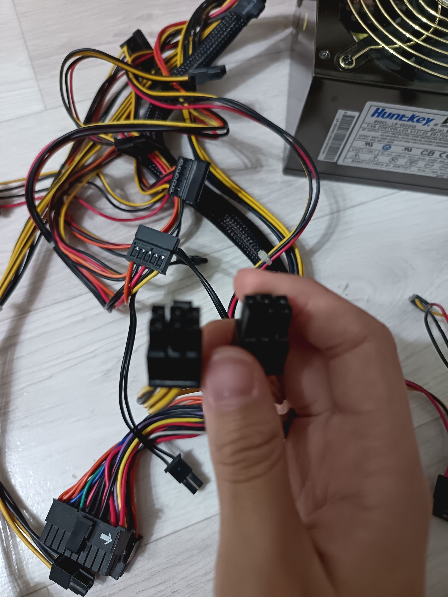 блок питания Huntkey LW-6550SG 550W