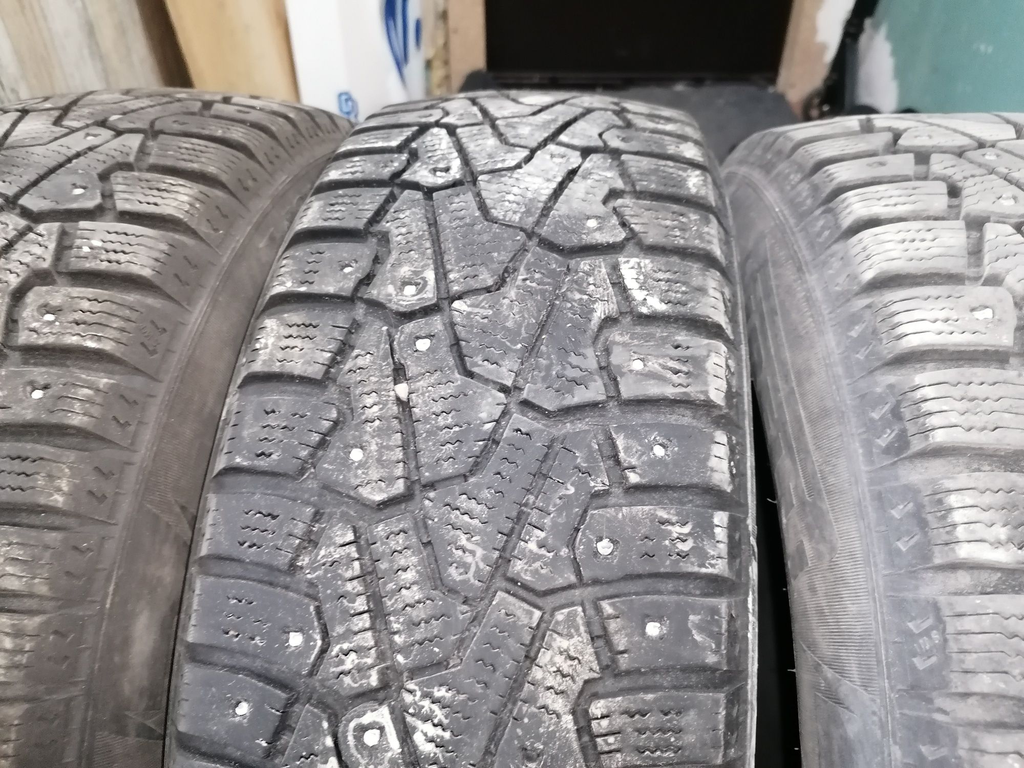 Продам зимние шины R14