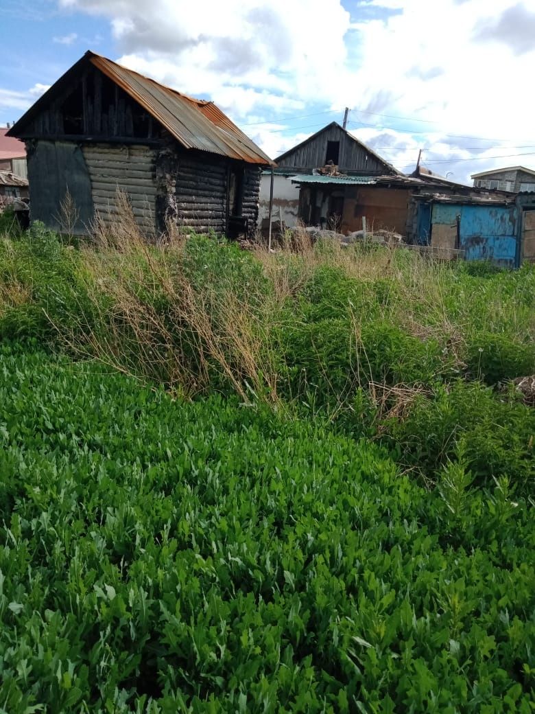 СРОЧНО! Продам земельный участок со старым домом в центре Щучинска