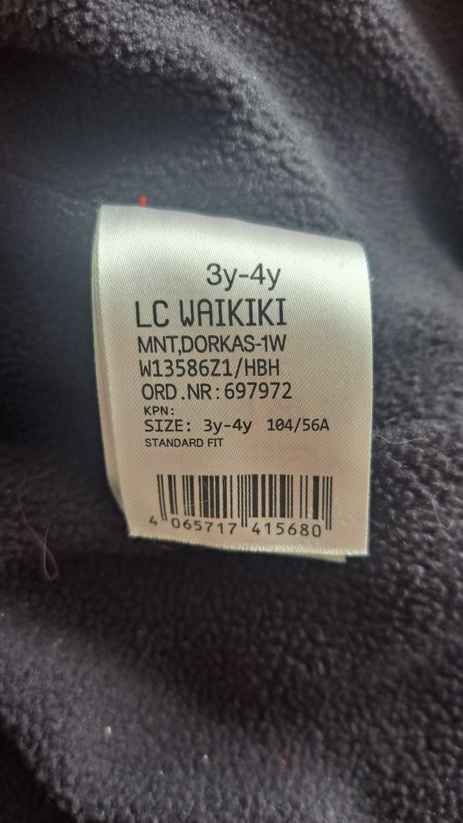 Продам Детские куртки по 3тыс. 3-4 года.