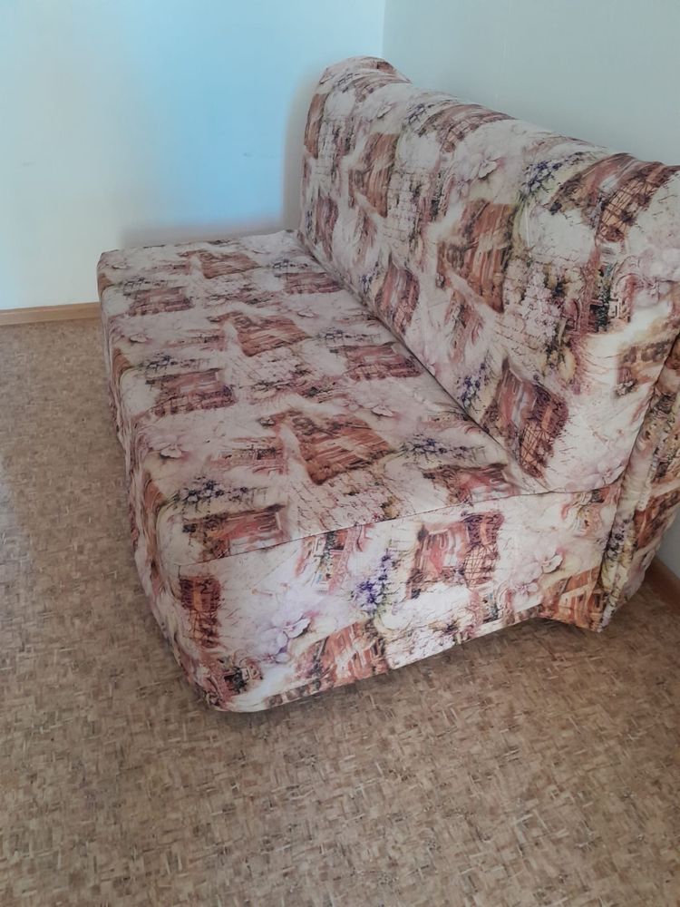 Срочно продам Диван -кровать !