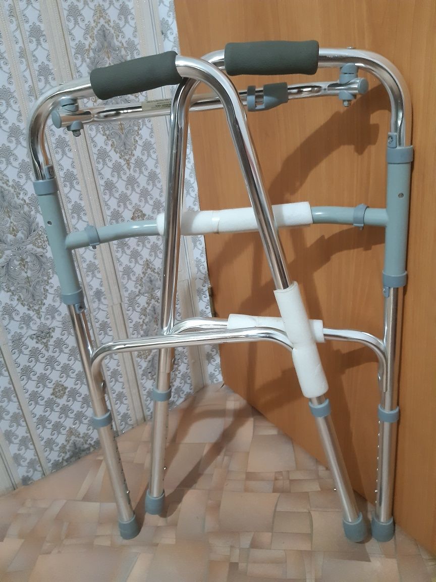 Ходунки для взрослых.