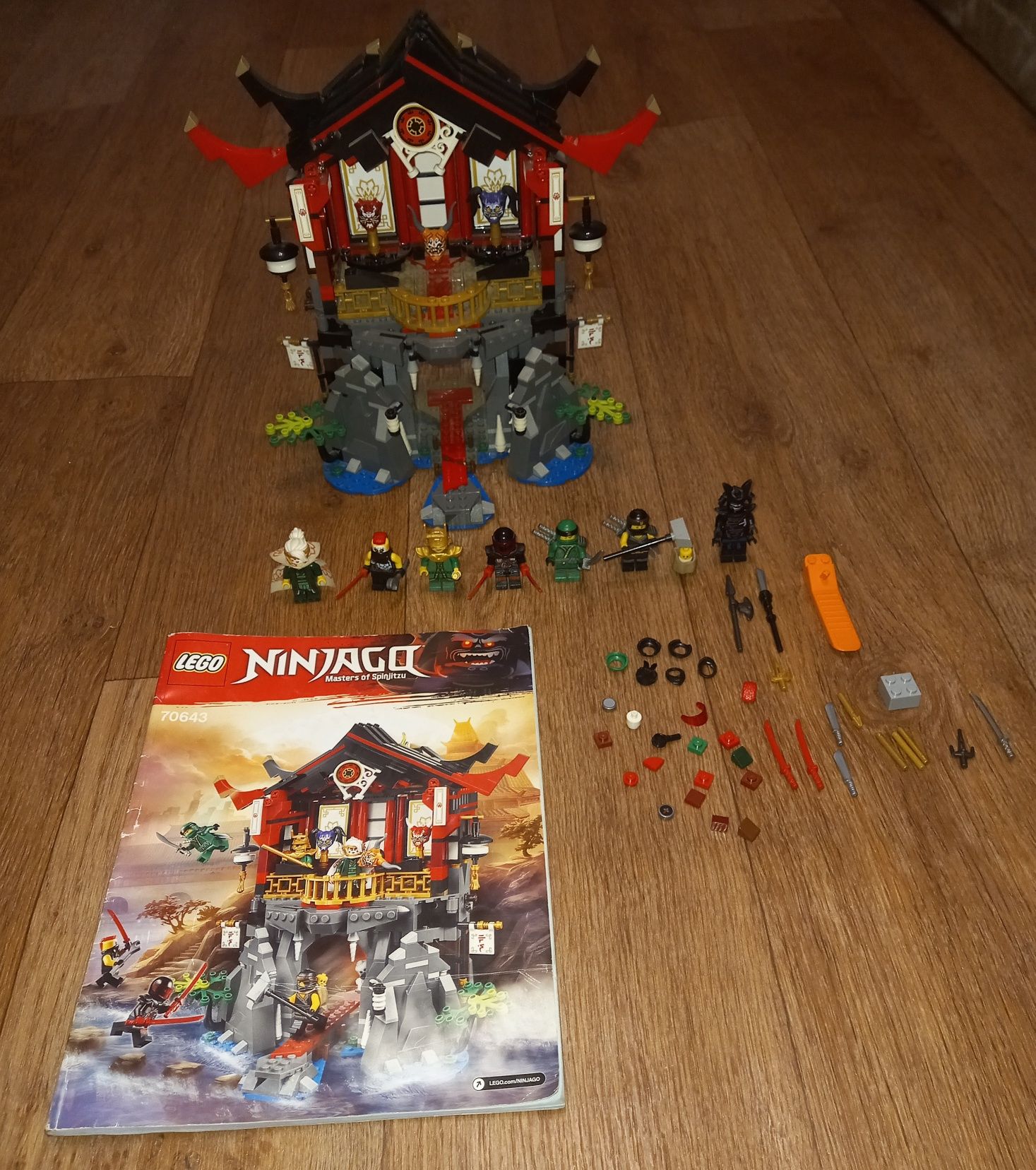 Продам LEGO Ninjago 70643