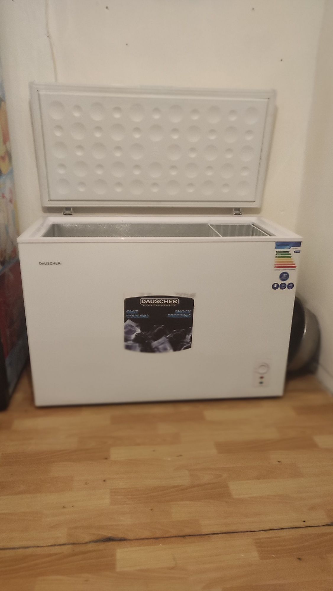 Продам морозильную ларь Dauscher