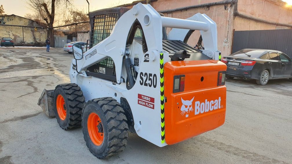 Аренда,услуги минипогрузчиков BOBCAT S250+ВИЛЫ