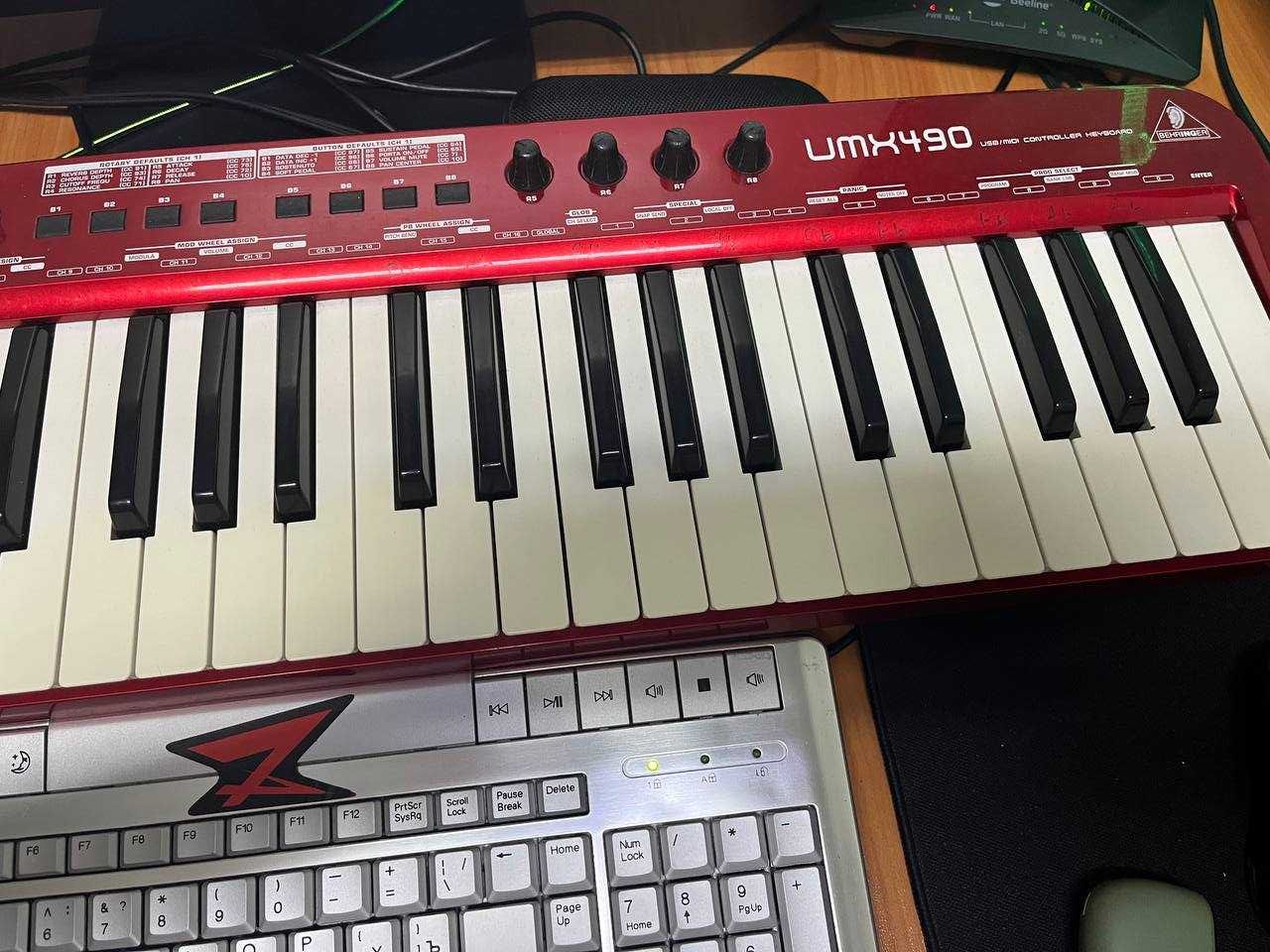 MIDI-клавиатура Behringer U-Control UMX490