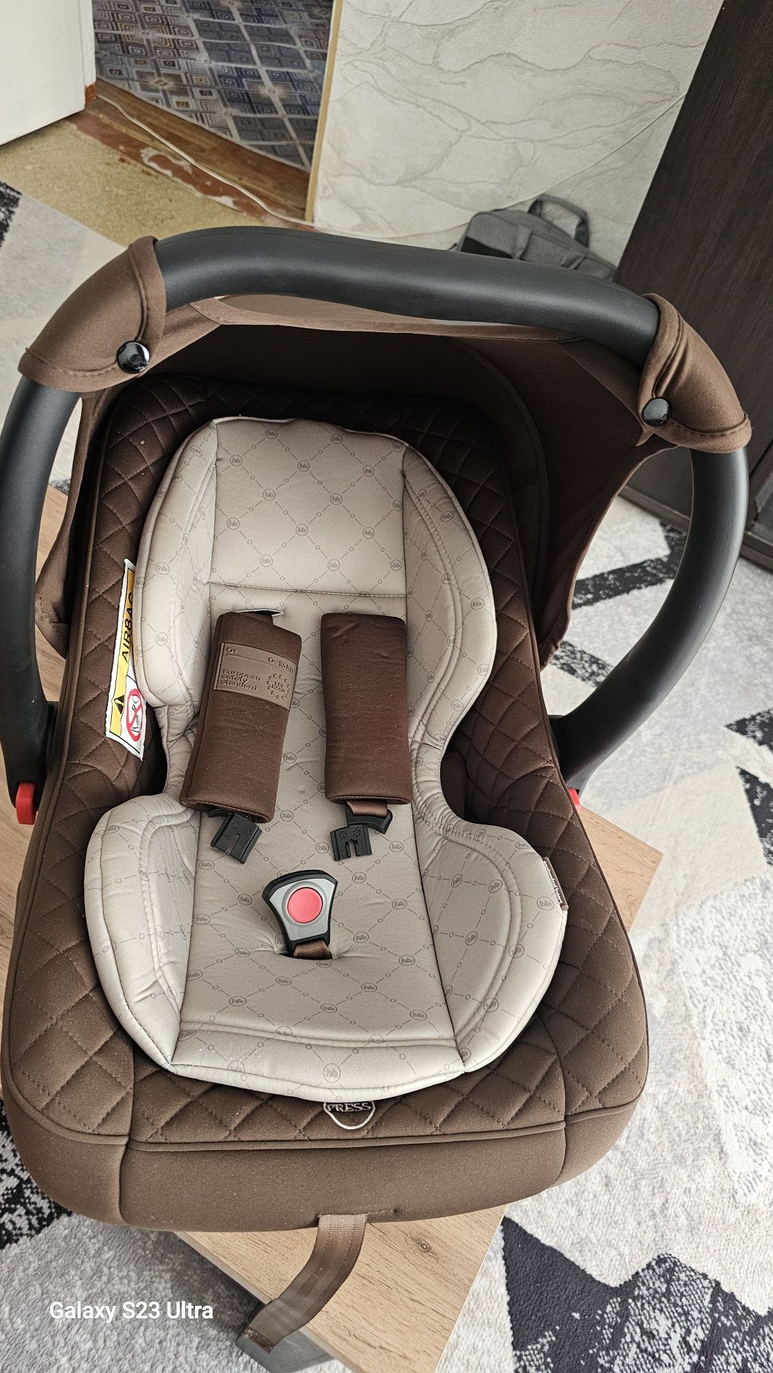 Автолюлька Happy baby Skyler V2 0+ (до 13 кг) коричневый