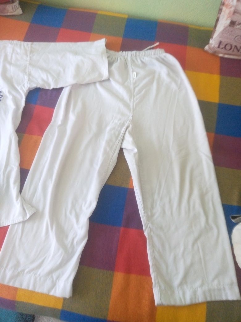 Продам аммуницию для каратэ.