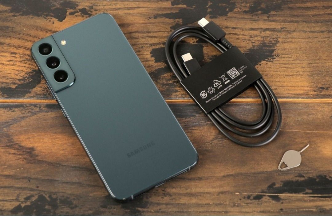 Samsung s22+ plus