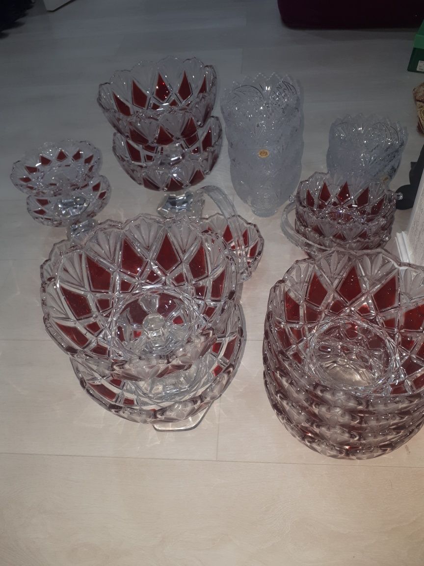 Сервис новый срочно продам