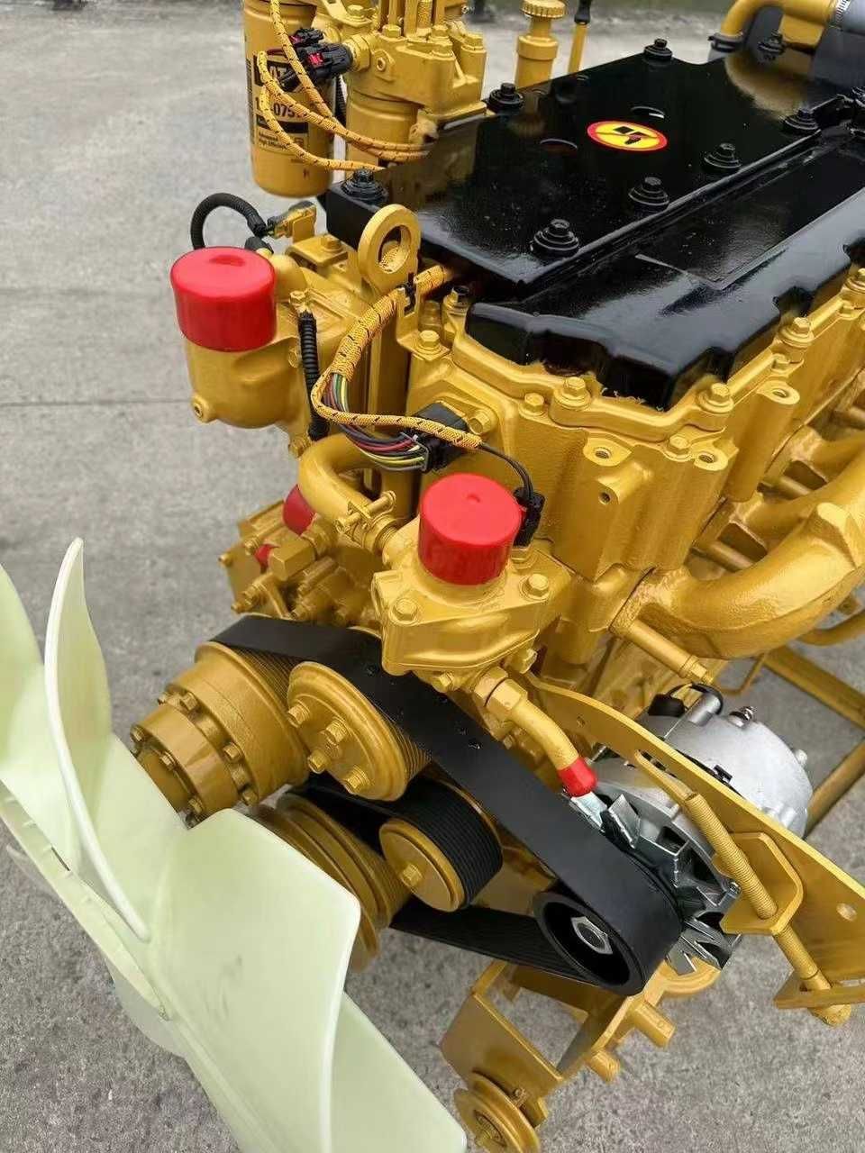 Дизельный двигатель ДВС Caterpillar CAT C6.4