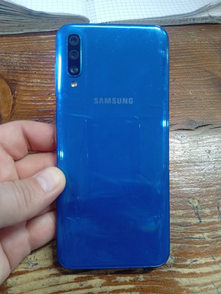 Срочно продам А50 Samsung
