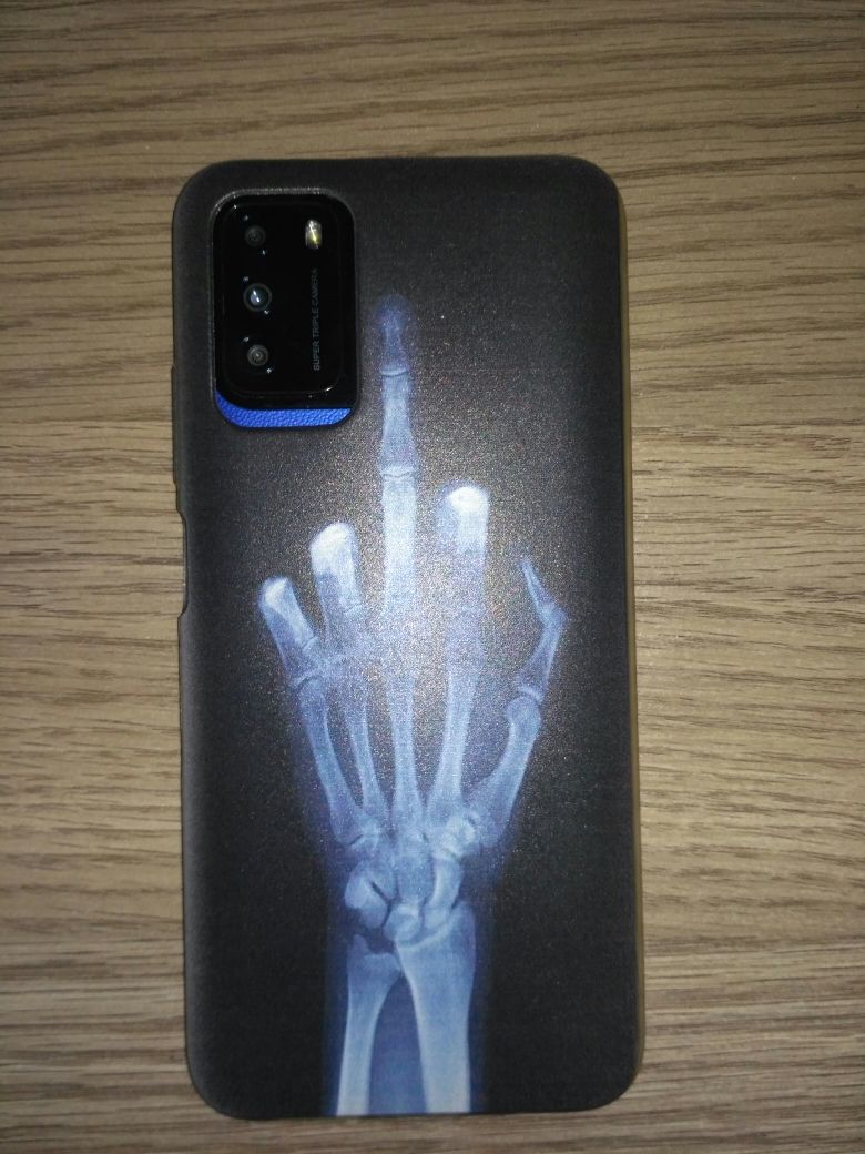 Продам чехлы на Poco M3