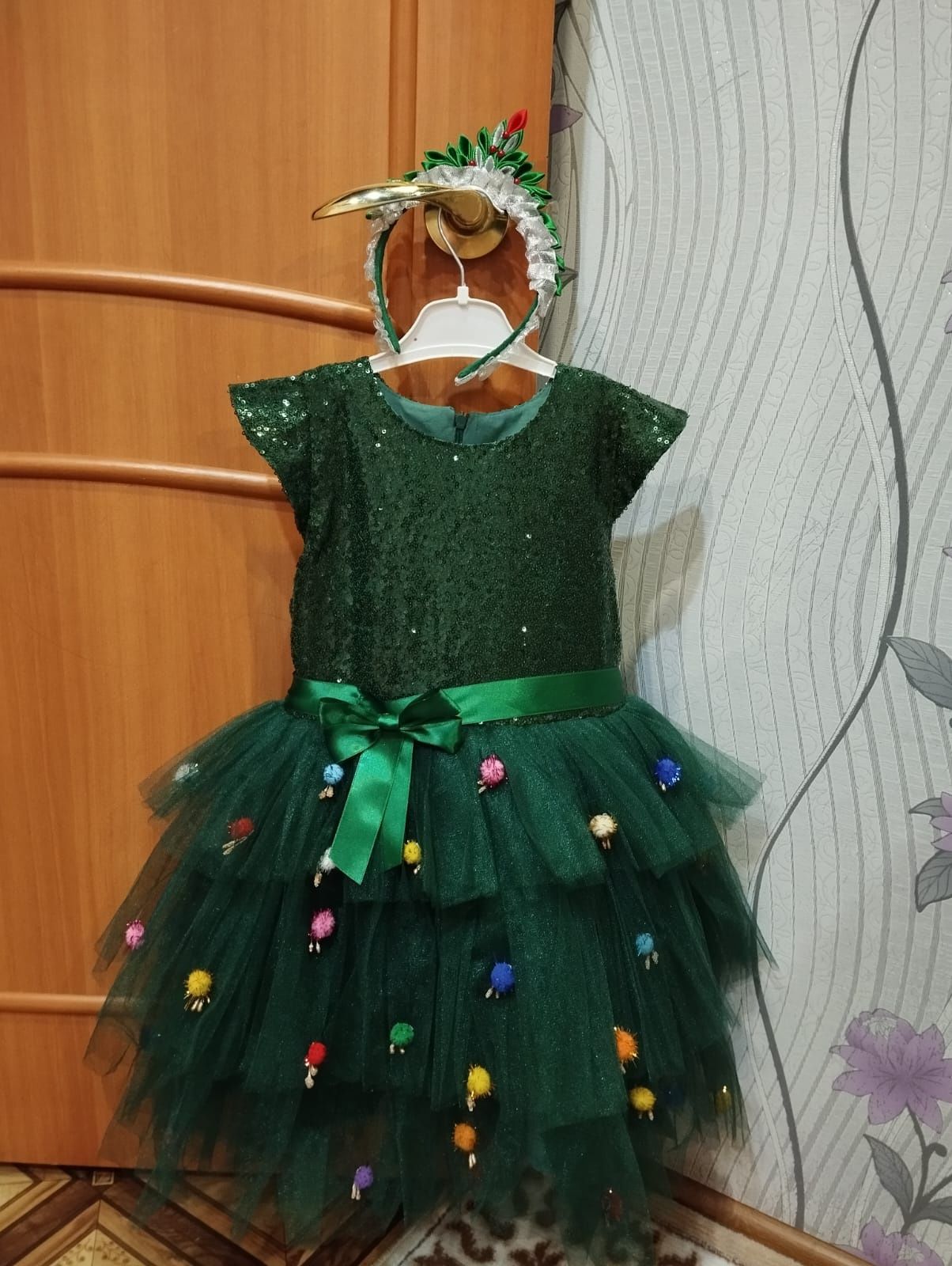 Красивое платье на девочку 3-5 лет
