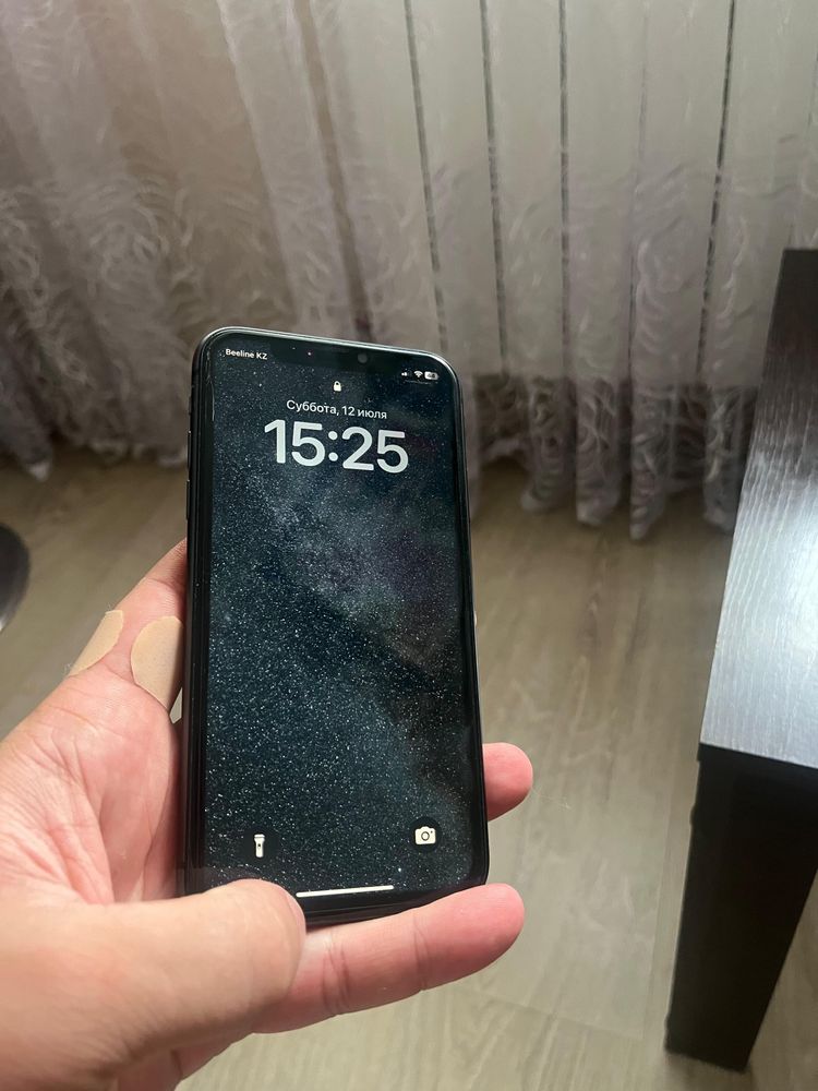 Продам Айфон 11