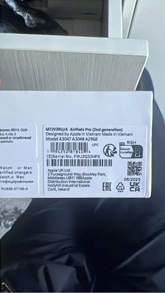 Продам или Обменяю два airpods pro срочно