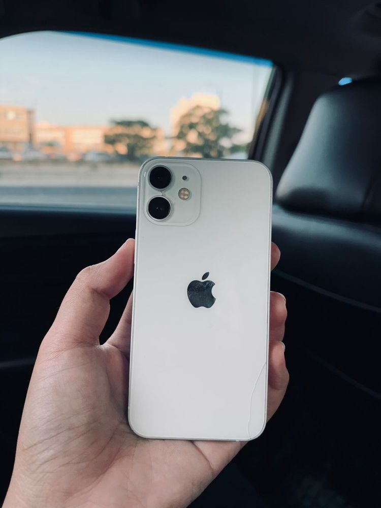 Продаётся iPhone 12 mini 128 ГБ