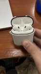 Продам AirPods 2 поколения оригинал (правая не работает)
