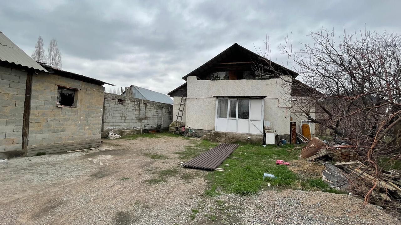 Продам дом. Строили для семьи