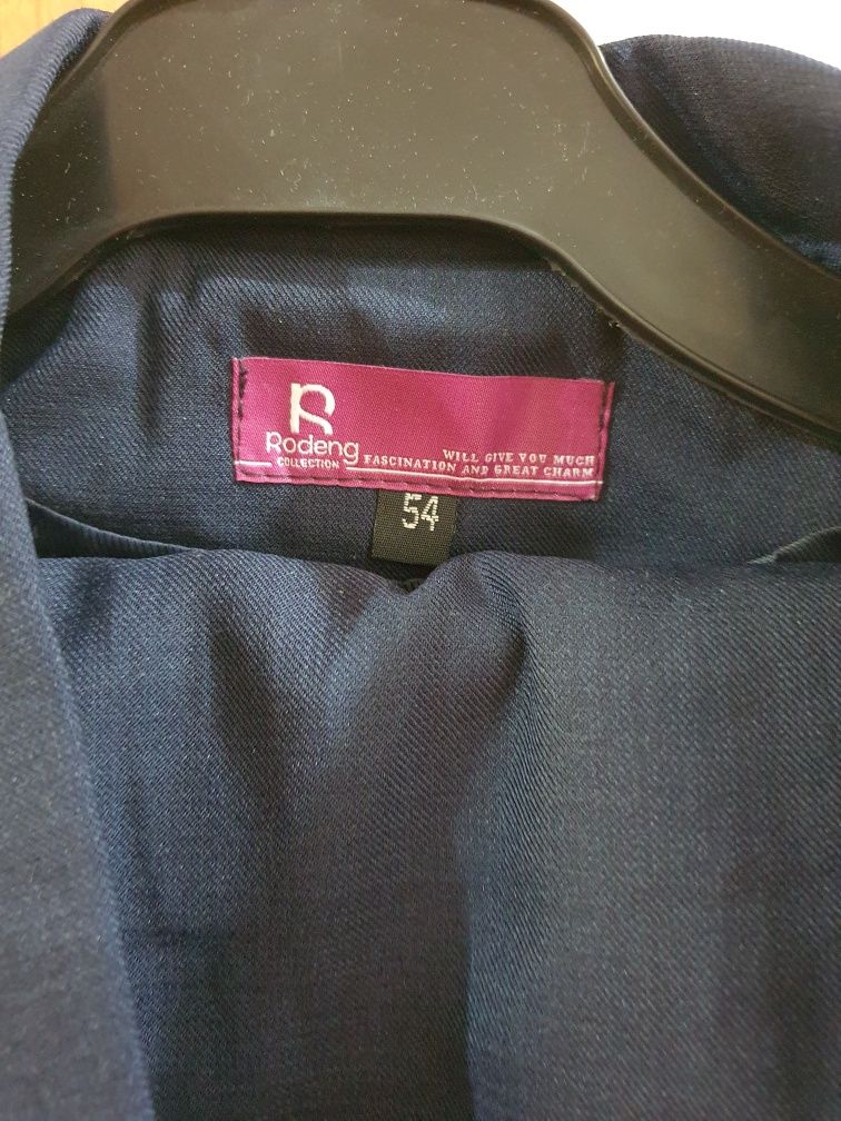 Продам школьную форму для девочки
