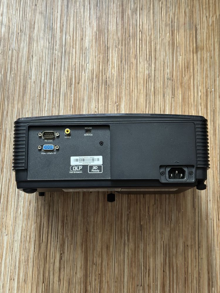 Продам проектор Optoma
