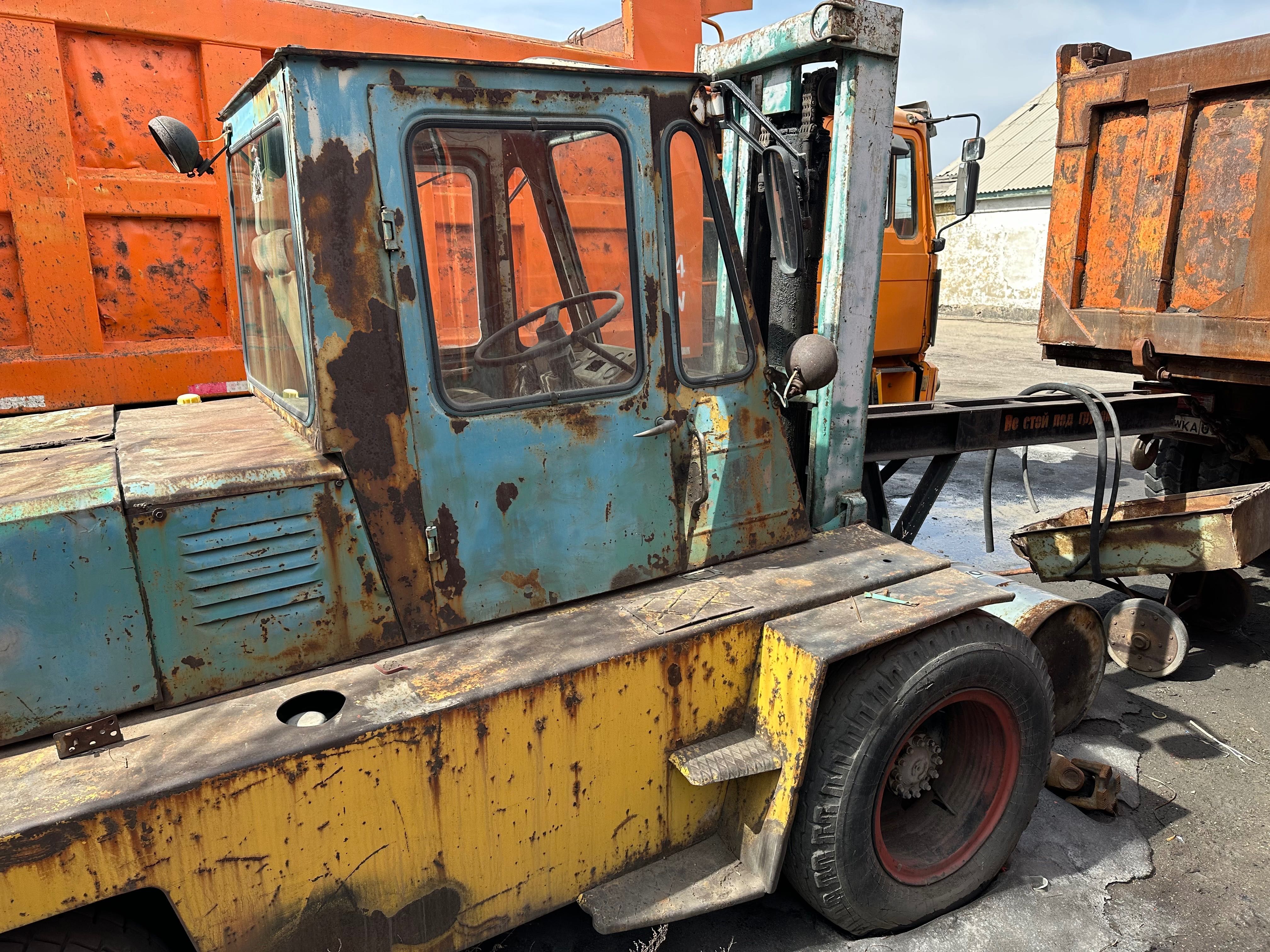 Автопогрузчик Газ 52 со стрелой