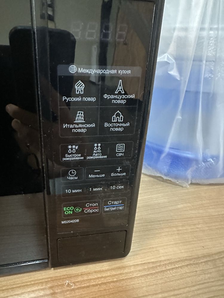 Микровалновка LG ночти новая