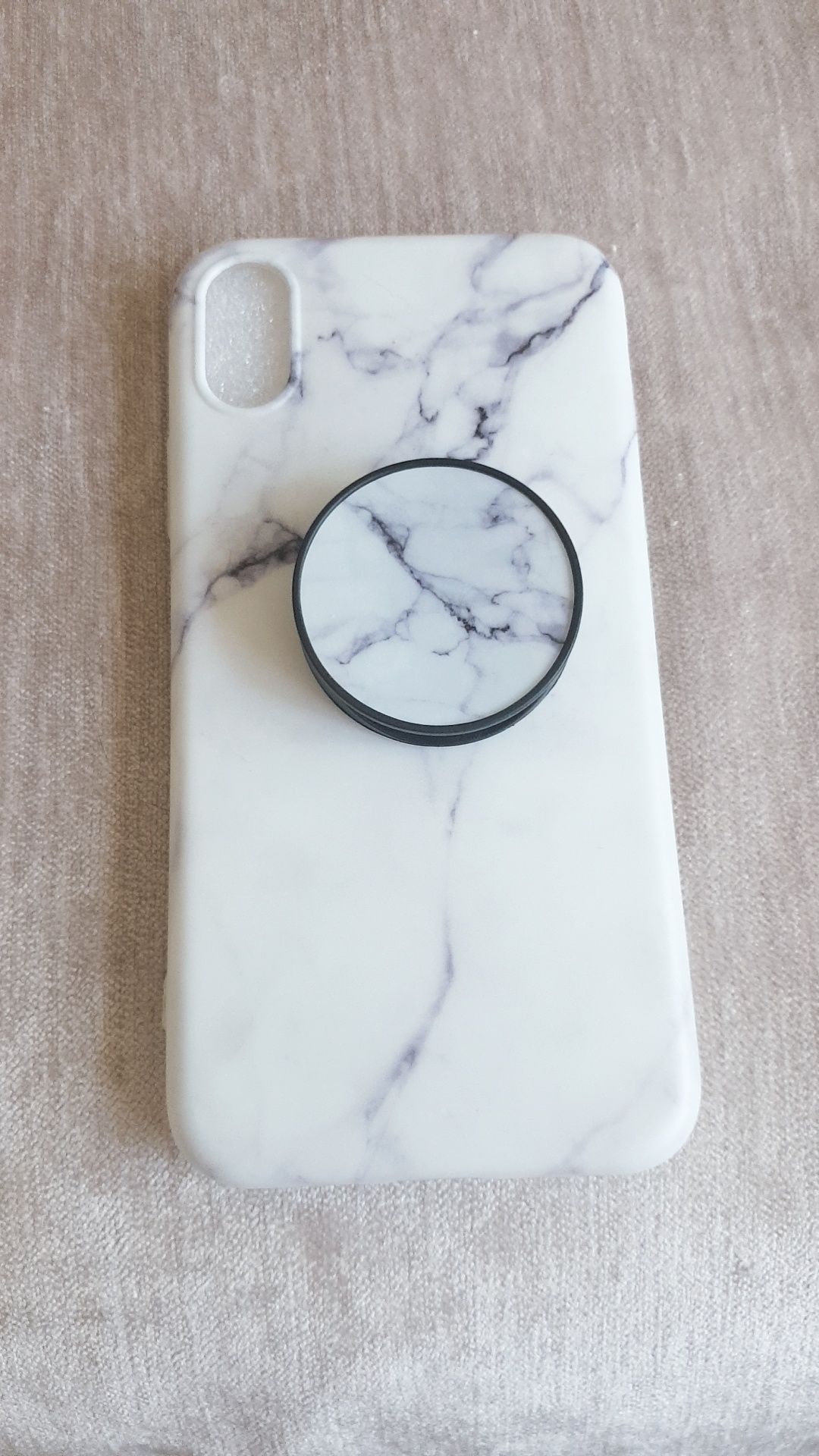 Чехол на iPhone X/Xs мраморной расцветки и с Попсокетом