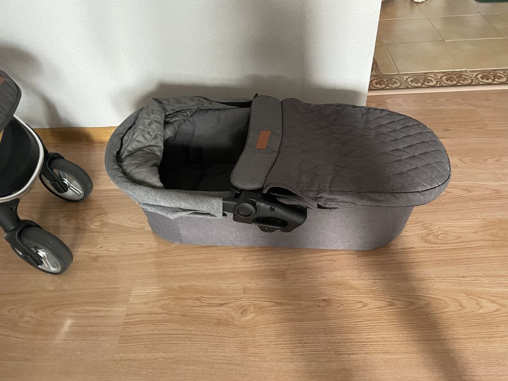 Продам коляску 3в1 Скилмакс
