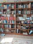 Большой книжный шкаф