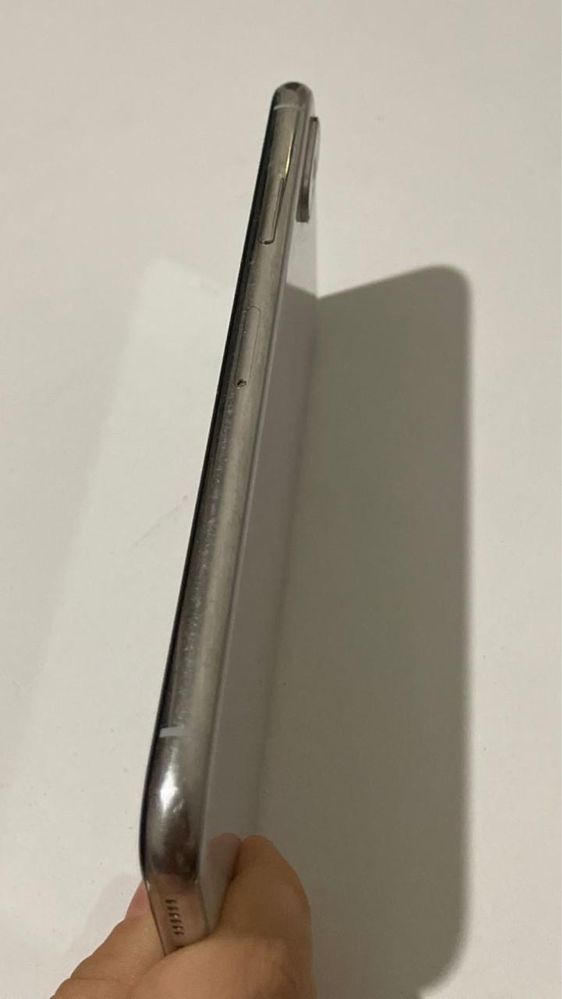 Продаю б/у IPhone X