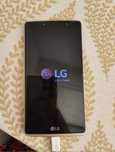 Мобильный телефон LG