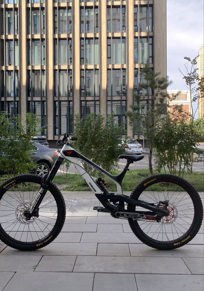 Yt tues slope/dh carbon mob edition