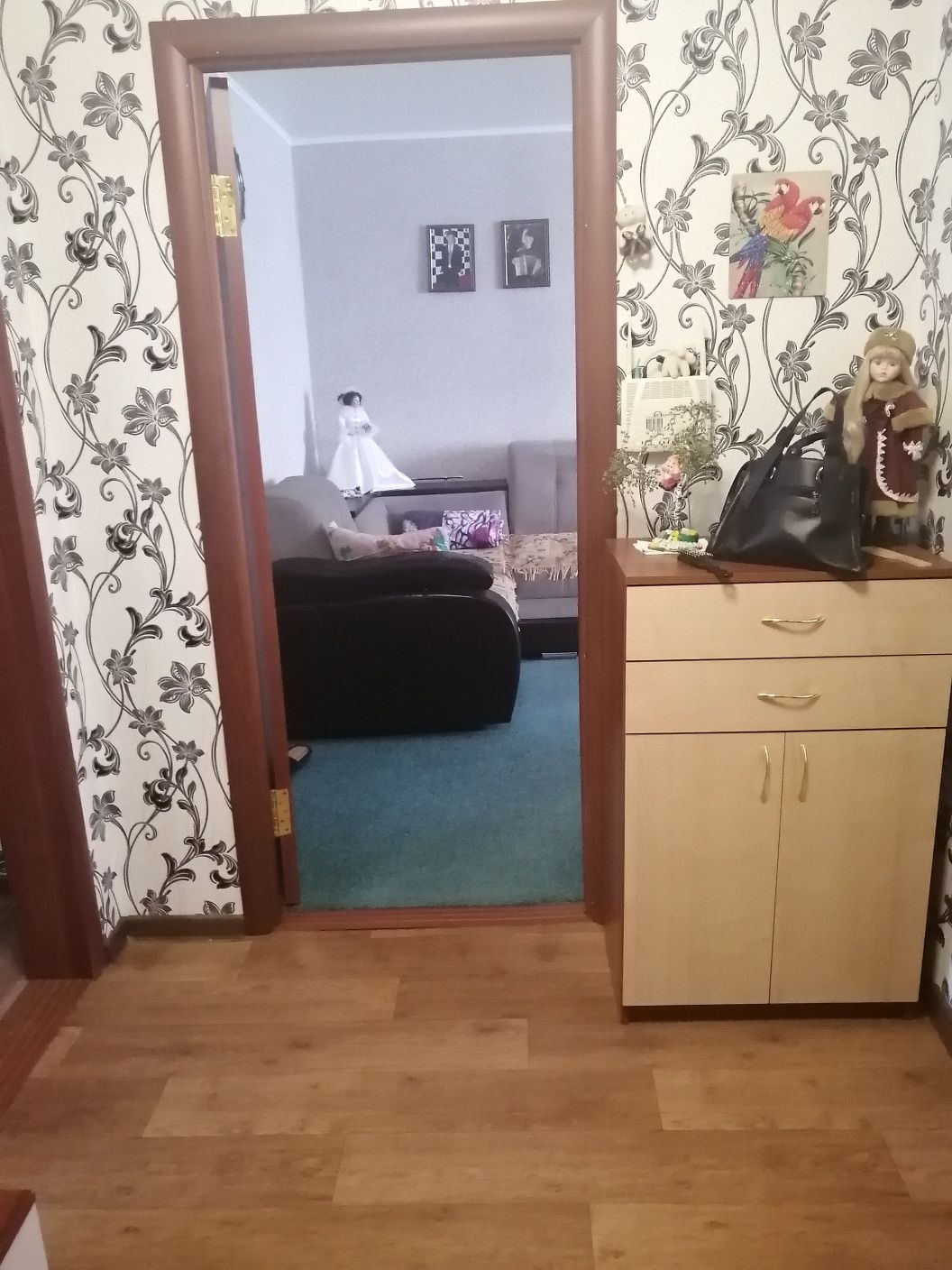 Продам четырёхкомнатную квартиру