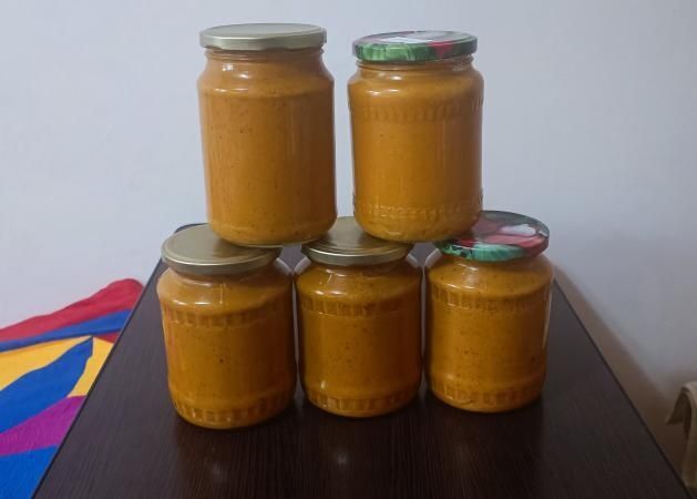 Помидоры консервированные, кабачковая икра